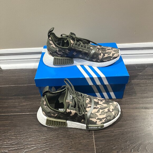 Adidas Junior NMD_R1 Shoes - Picture 4 of 9